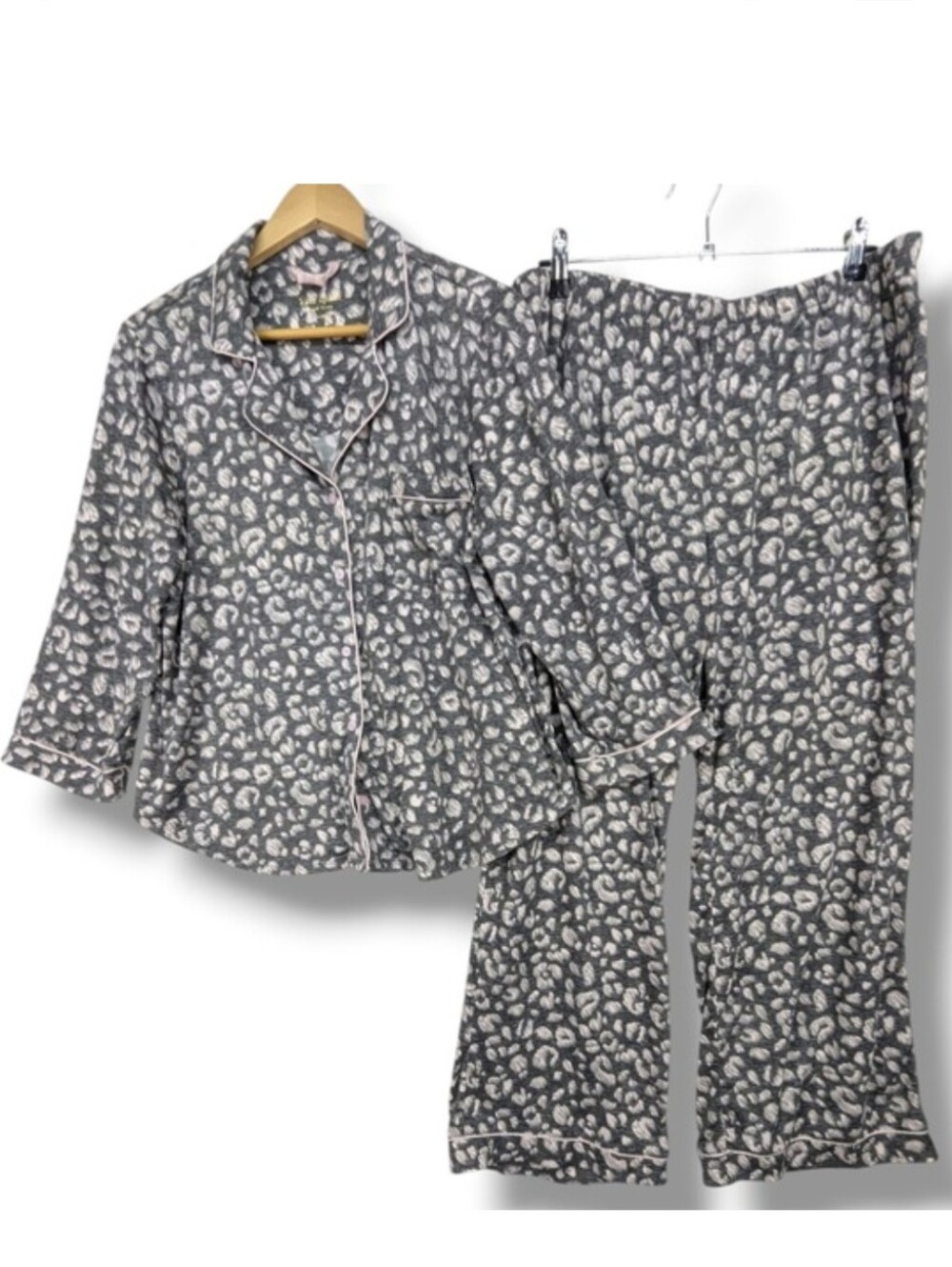Kate Spade New York‎ Pajama Set 1X Gray Pink Leopard Print Button Front 2 Piece